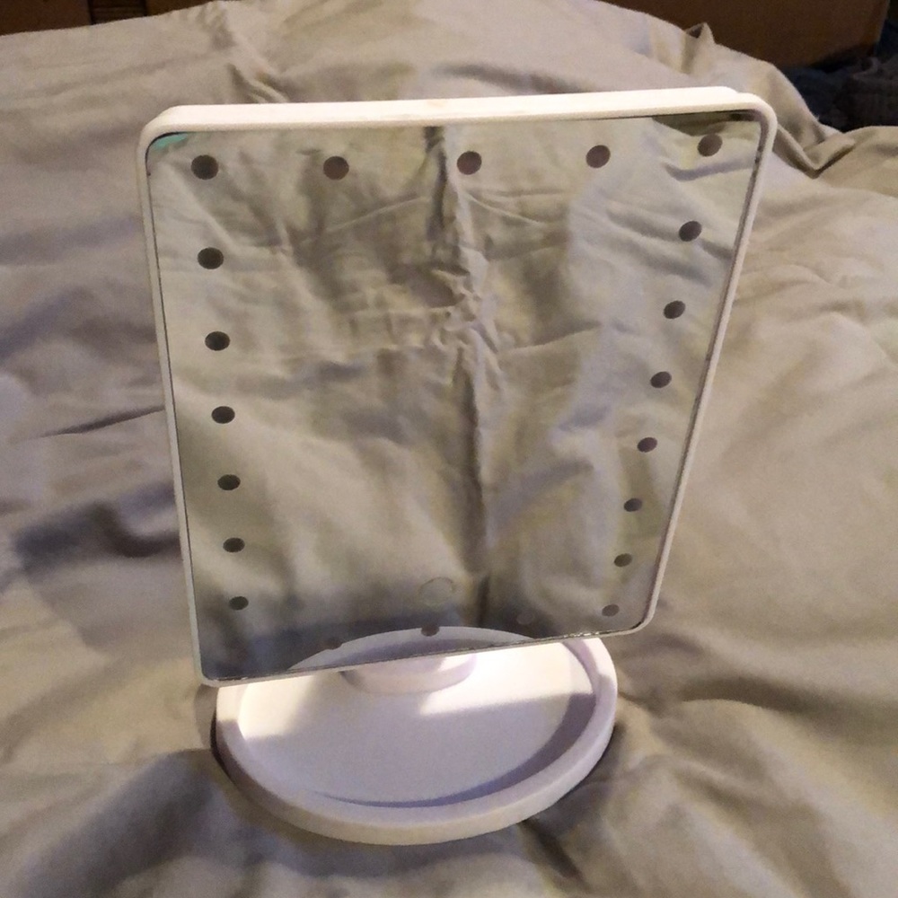 Light Beauty Mirror